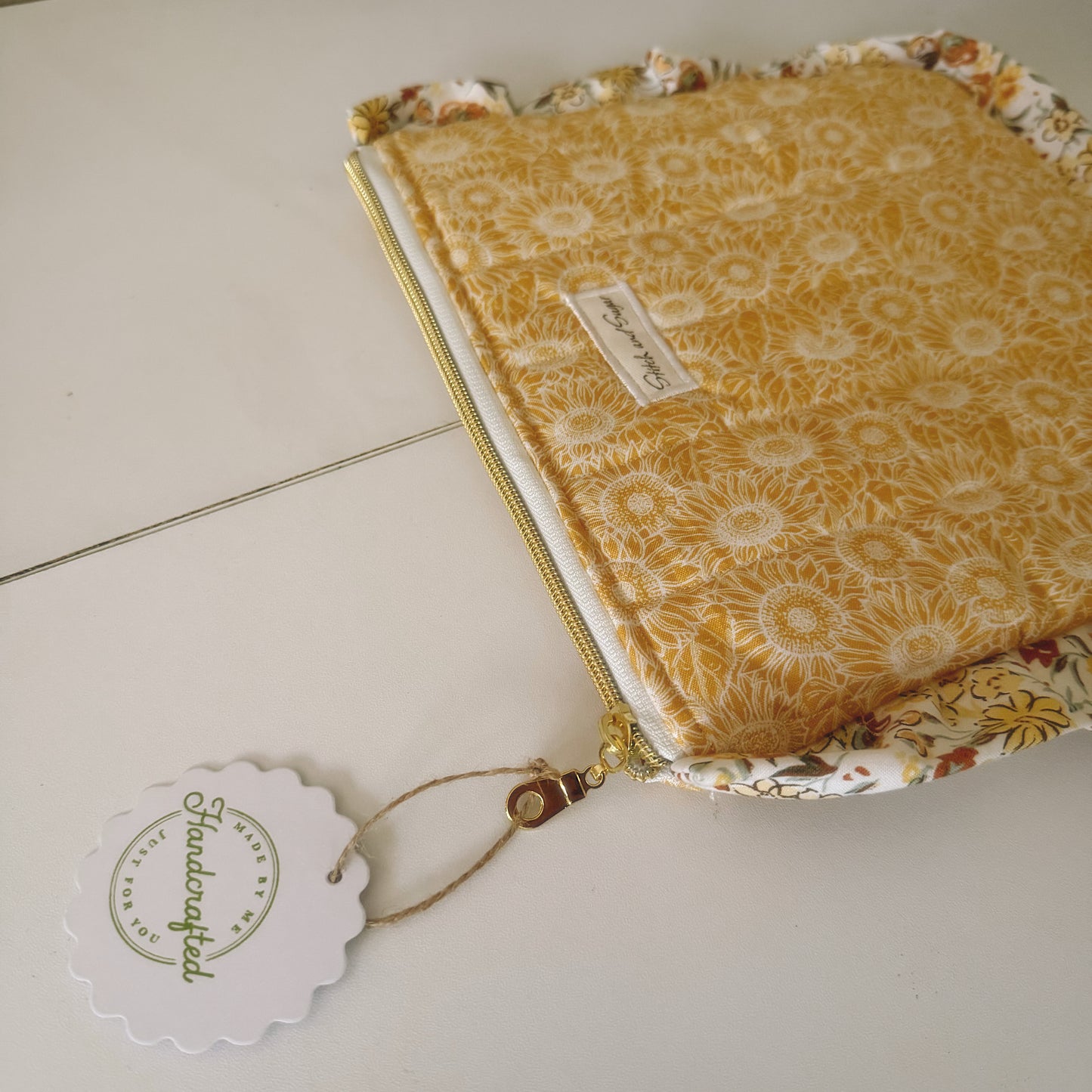 Springfields Ruffle Zipper Pouch