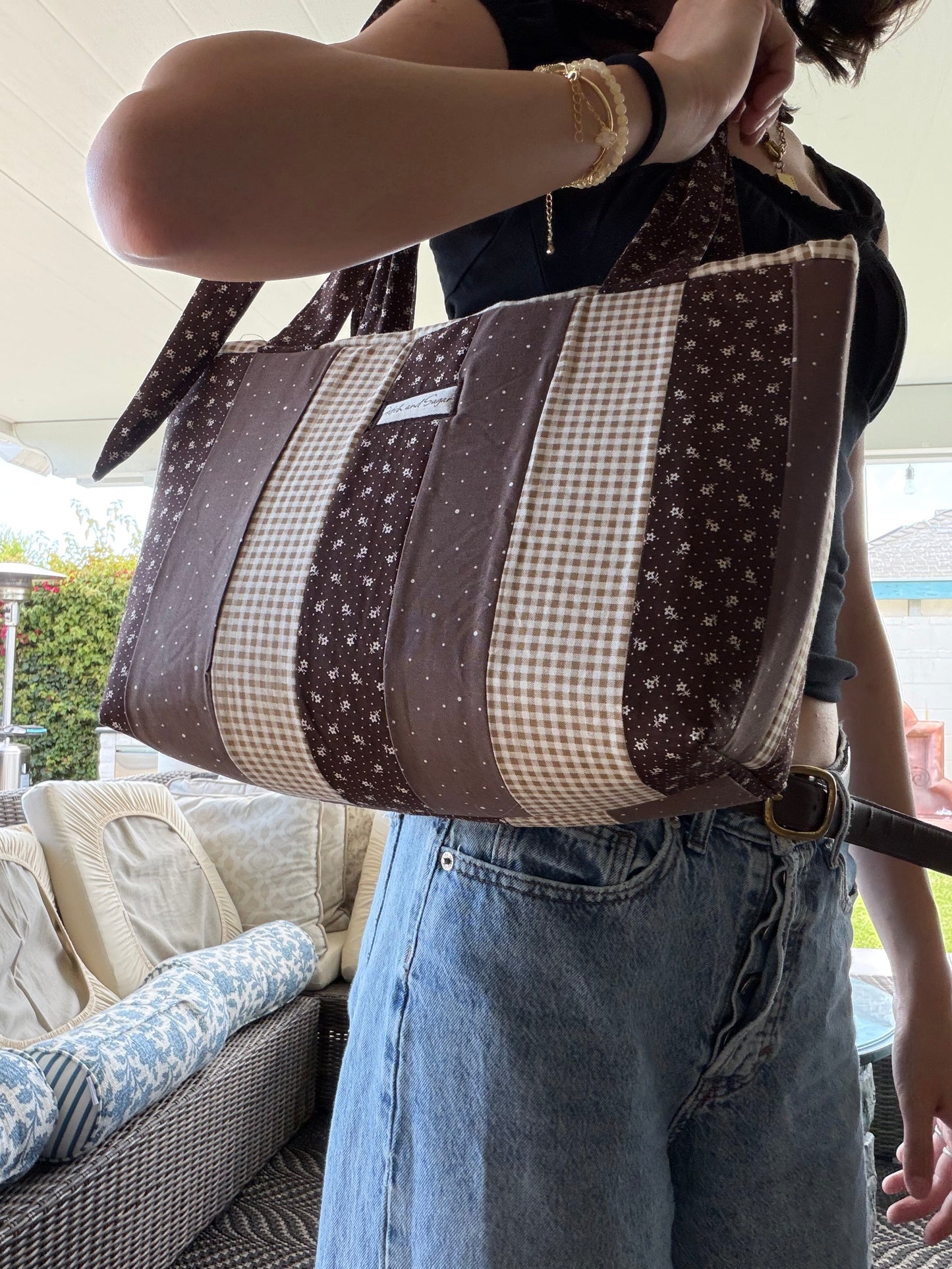 Surprise tote bag