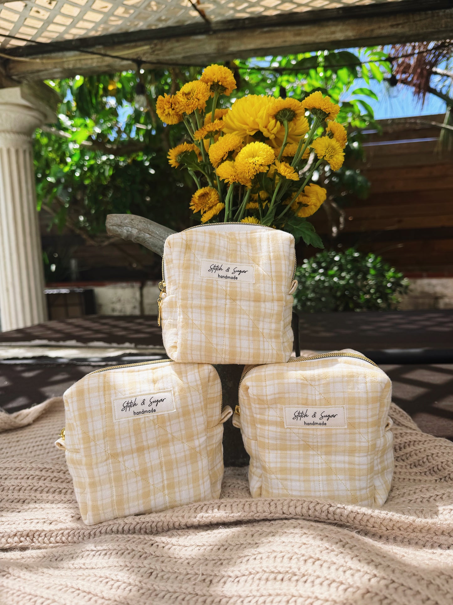 Lemon Buttercream Medium Carryall bag
