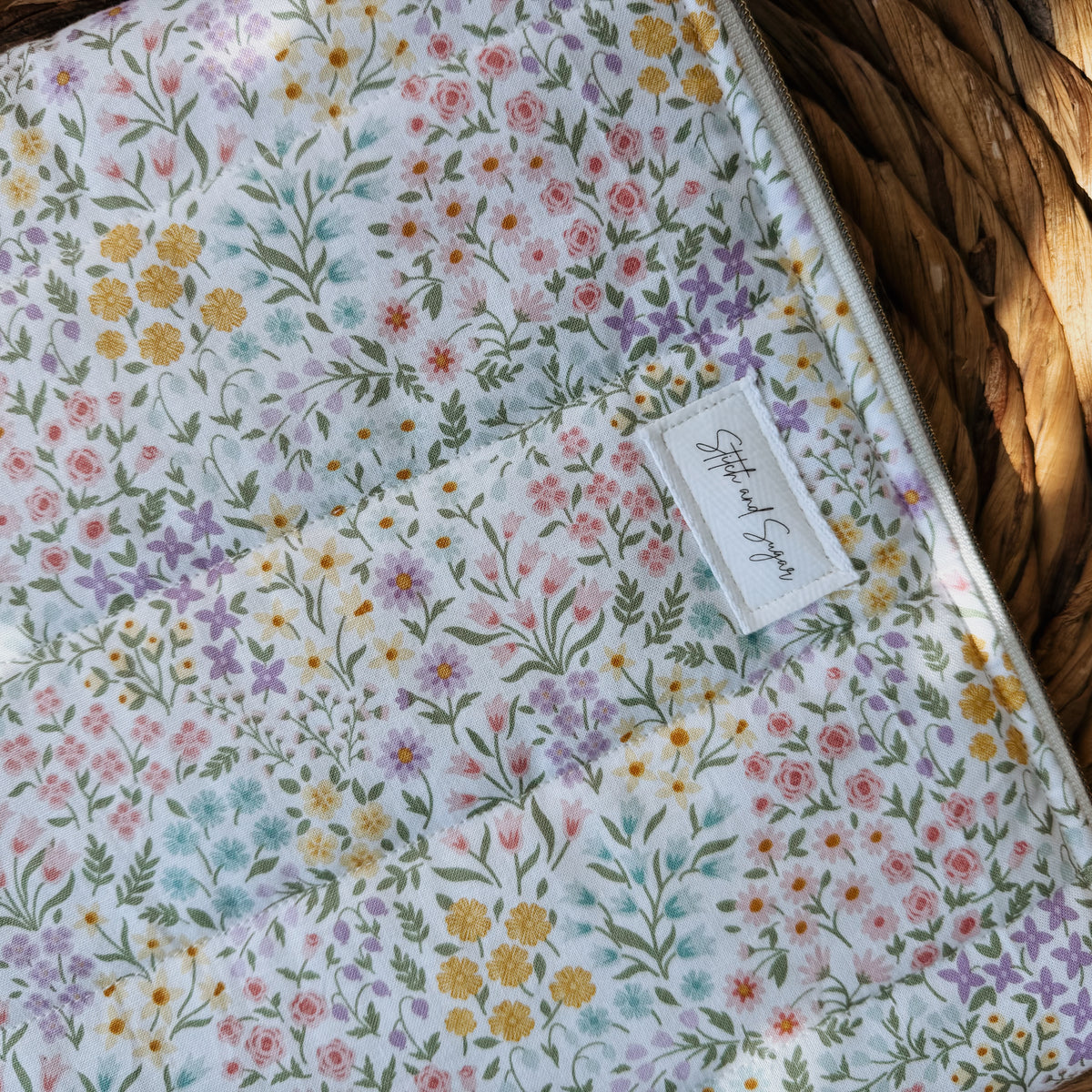 Dainty Spring Zipper Pouch