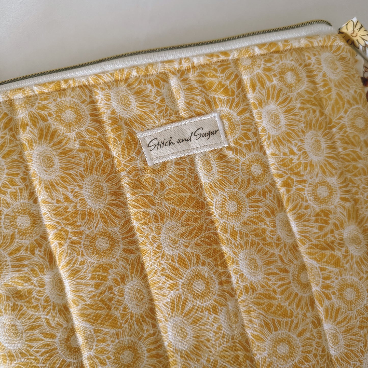 Springfields Ruffle Zipper Pouch
