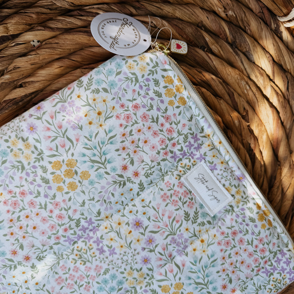 Dainty Spring Zipper Pouch