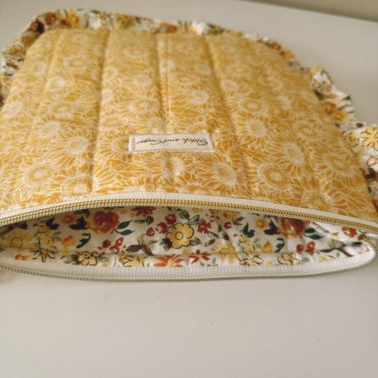 Springfields Ruffle Zipper Pouch