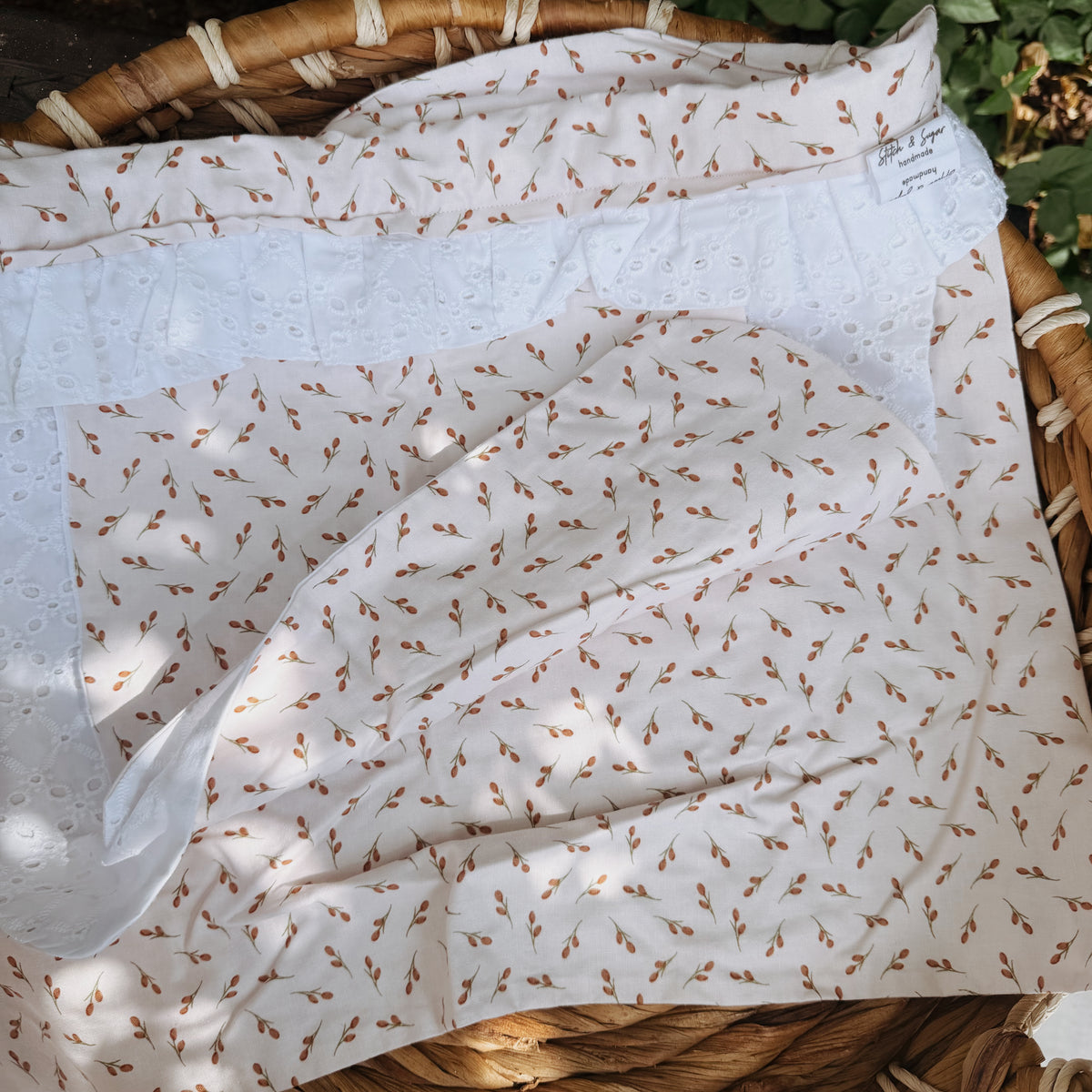 Dainty Tulip Apron