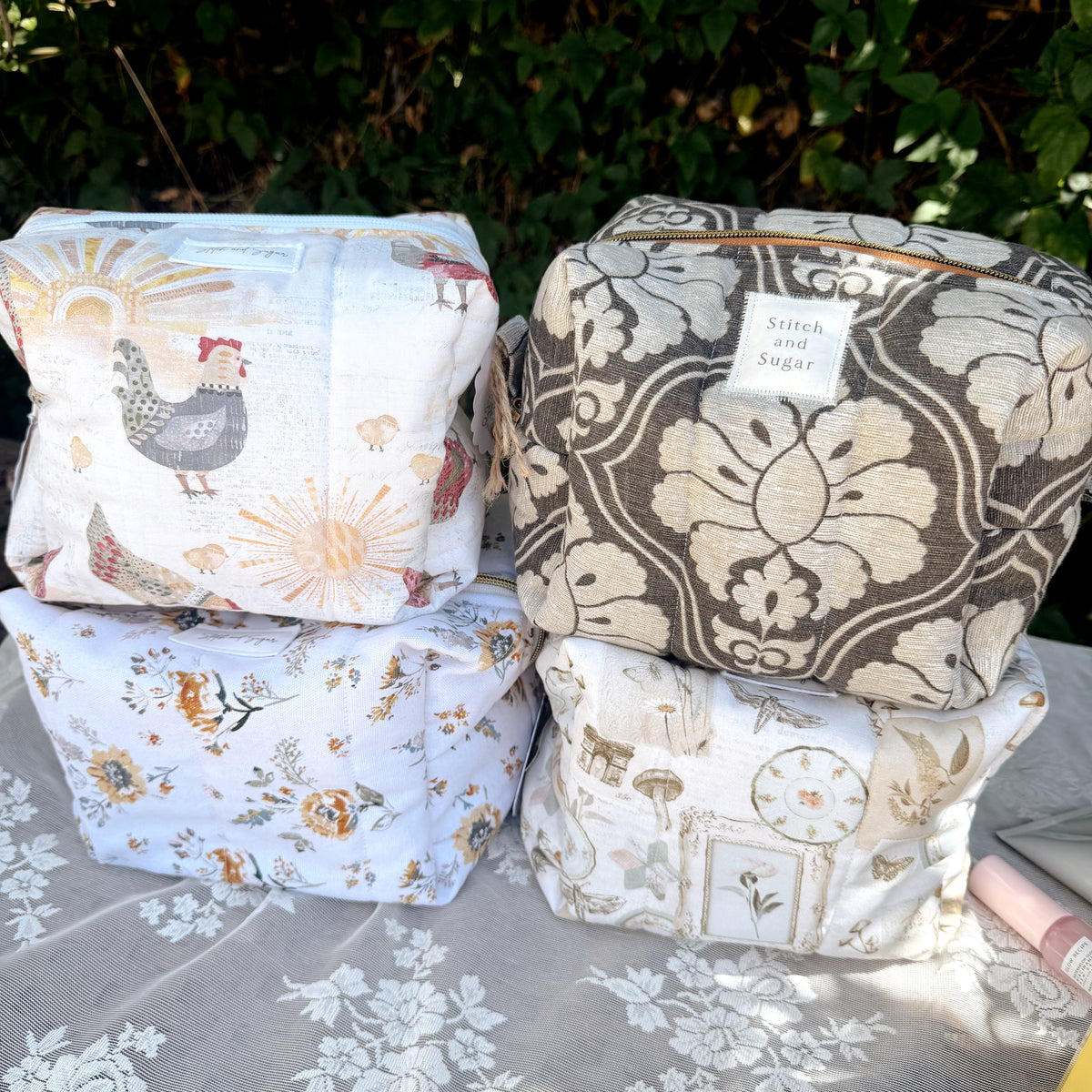 Rooster makeup bag