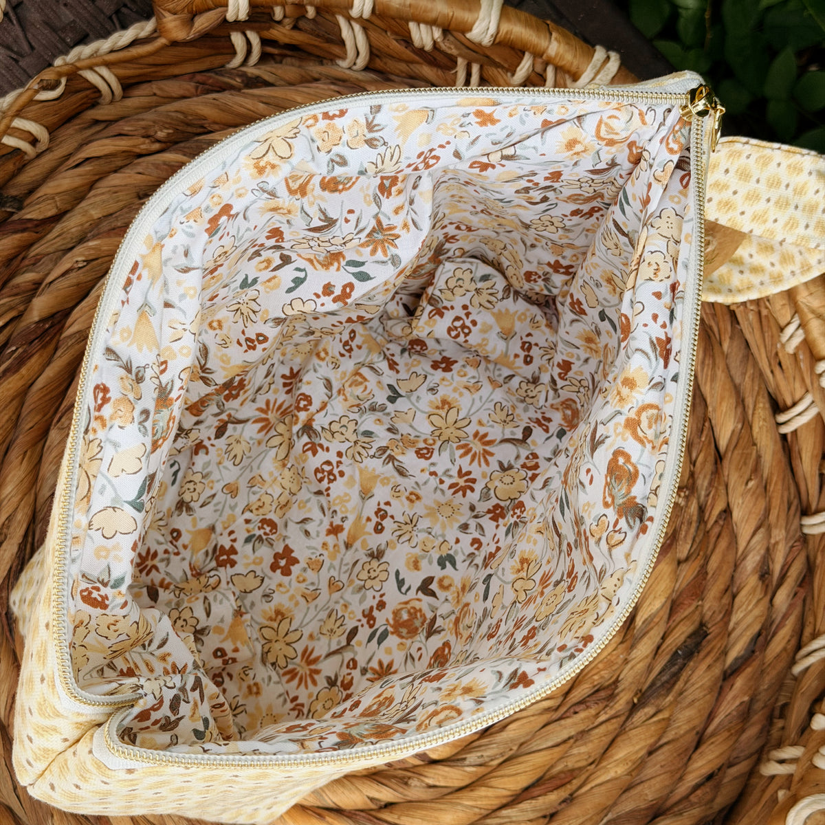 Honey Daisy Travel Bag