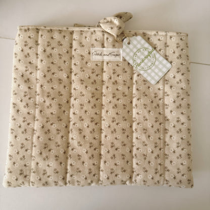 Dainty Floral Book Sleeve