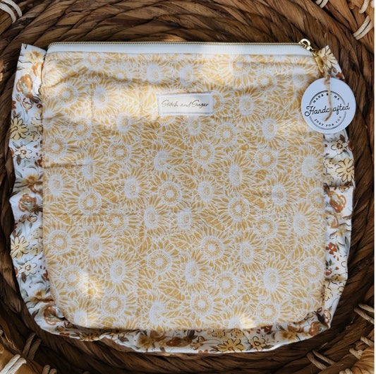 Springfields Ruffle Zipper Pouch