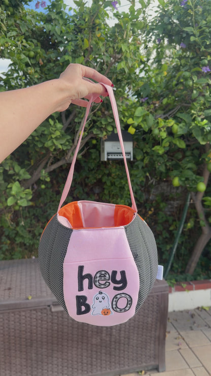 Trick or Treat bag - hey boo!